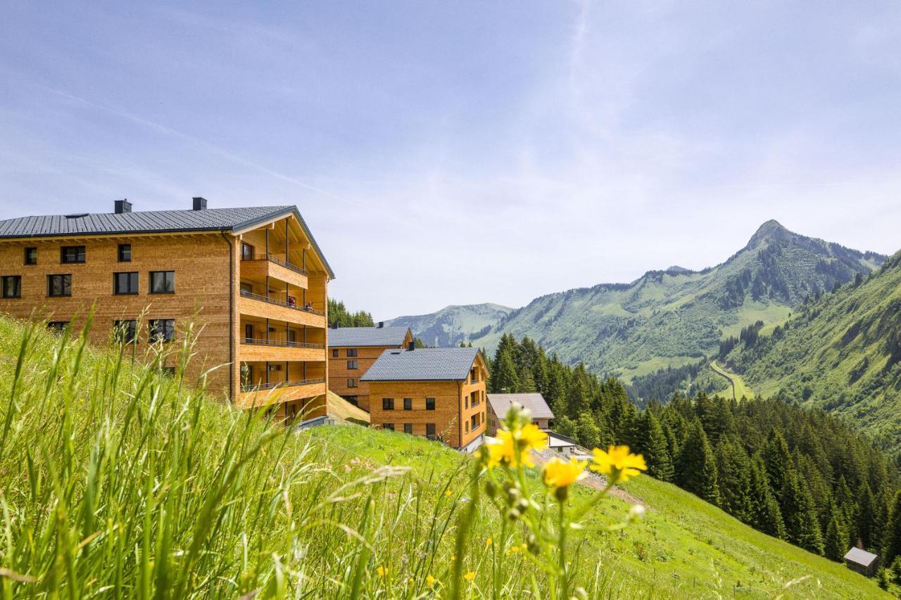 Alpenstolz Damuels Haus 3 - Stilvoll Urlauben In Den Bergen Lägenhet Exteriör bild